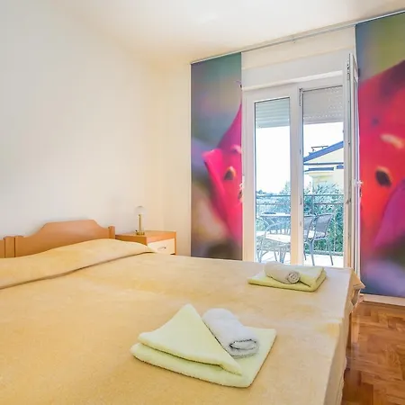 Luka Apartment *